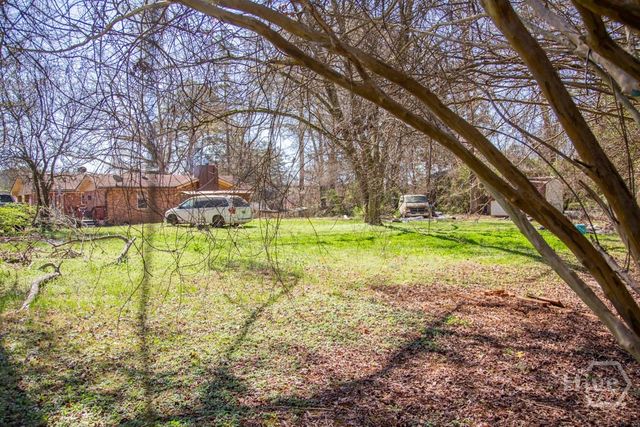 90 North Drive, Hampton, GA 30228