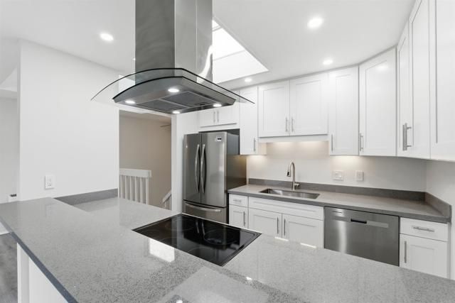 2388 Altisma Way 10 or K, Carlsbad, CA 92009