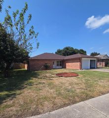 10102 Barmont Drive, La Porte, TX 77571