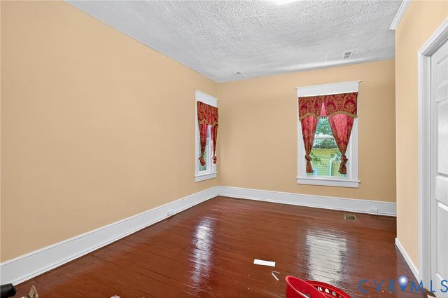 107 W End Blvd, Emporia, VA 23847