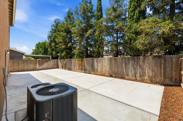 5438 W Floradora Avenue, Fresno, CA 93722