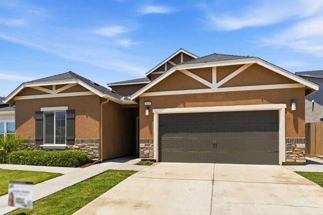 5438 W Floradora Avenue, Fresno, CA 93722