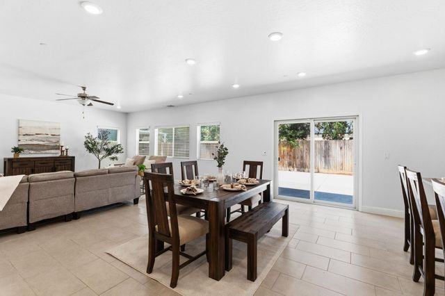 5438 W Floradora Avenue, Fresno, CA 93722