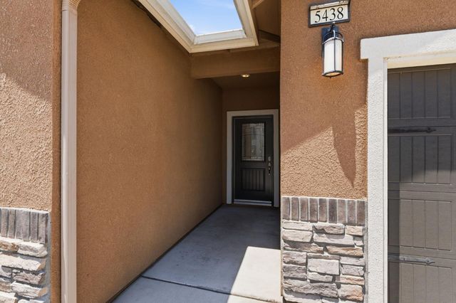 5438 W Floradora Avenue, Fresno, CA 93722