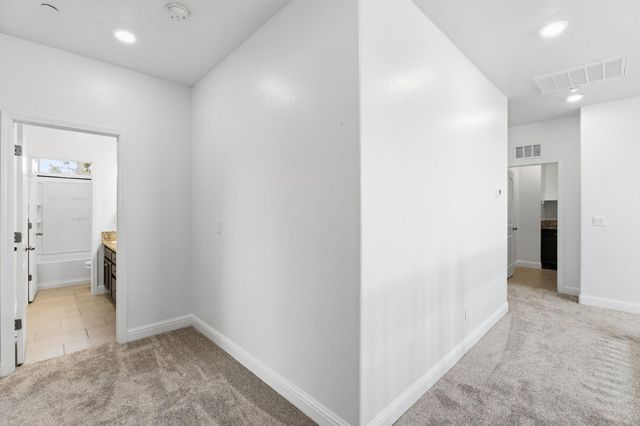 5438 W Floradora Avenue, Fresno, CA 93722