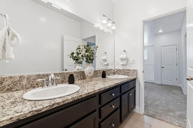 5438 W Floradora Avenue, Fresno, CA 93722