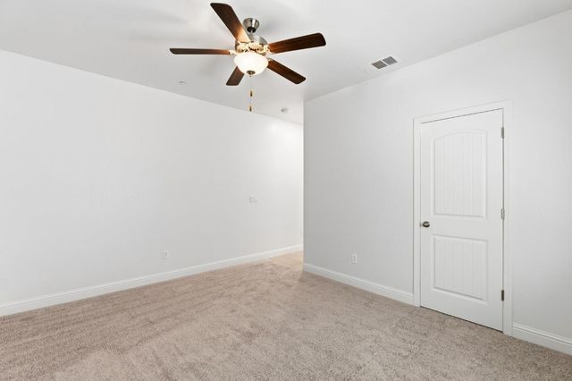 5438 W Floradora Avenue, Fresno, CA 93722