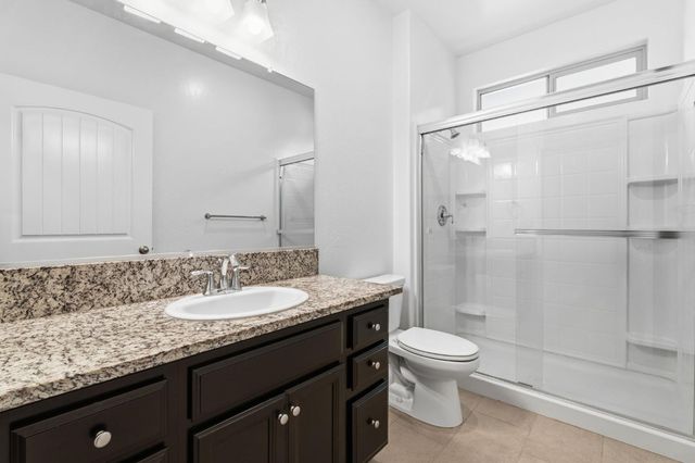 5438 W Floradora Avenue, Fresno, CA 93722