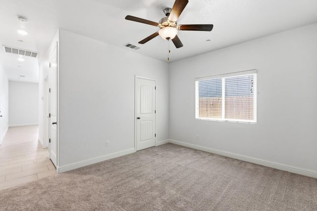 5438 W Floradora Avenue, Fresno, CA 93722