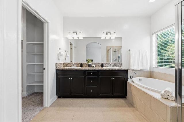 5438 W Floradora Avenue, Fresno, CA 93722
