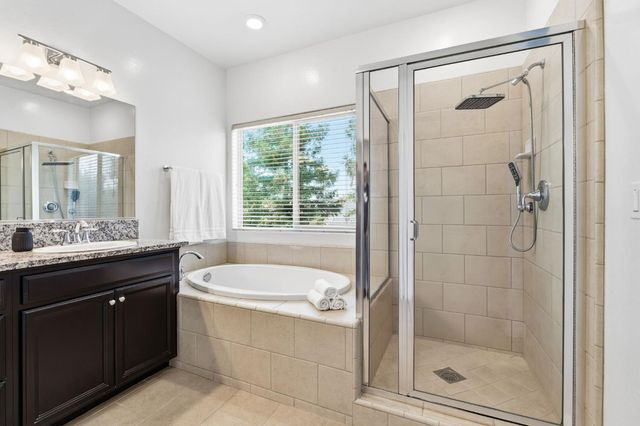 5438 W Floradora Avenue, Fresno, CA 93722