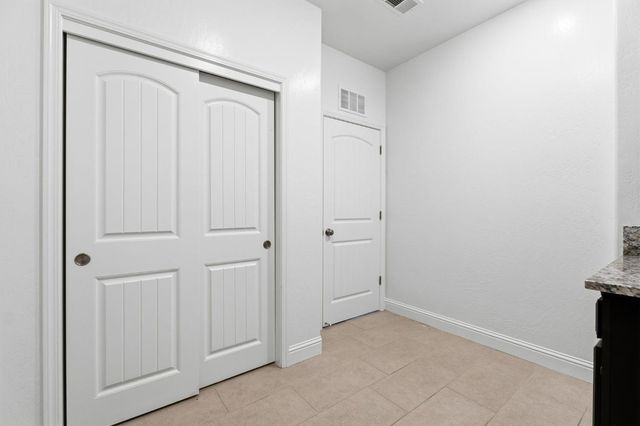 5438 W Floradora Avenue, Fresno, CA 93722