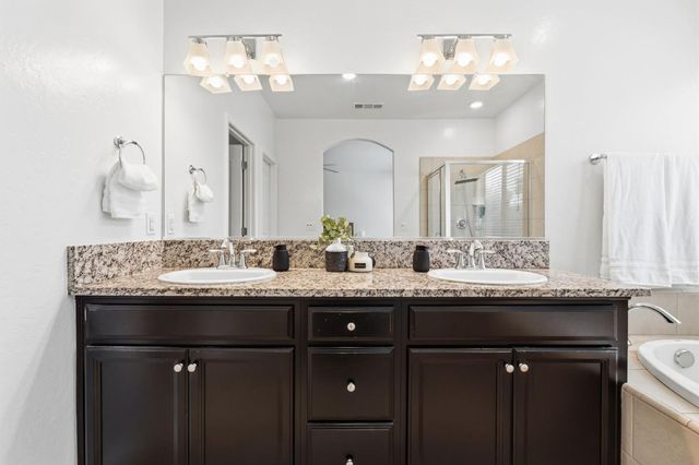 5438 W Floradora Avenue, Fresno, CA 93722