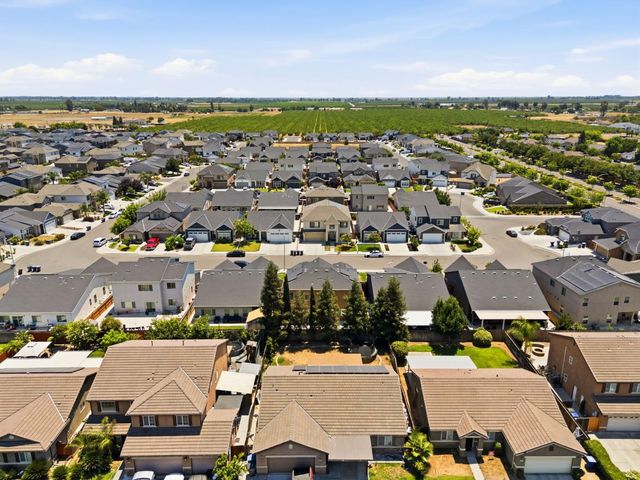 5438 W Floradora Avenue, Fresno, CA 93722