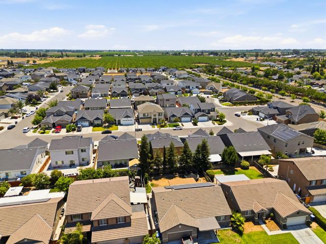 5438 W Floradora Avenue, Fresno, CA 93722