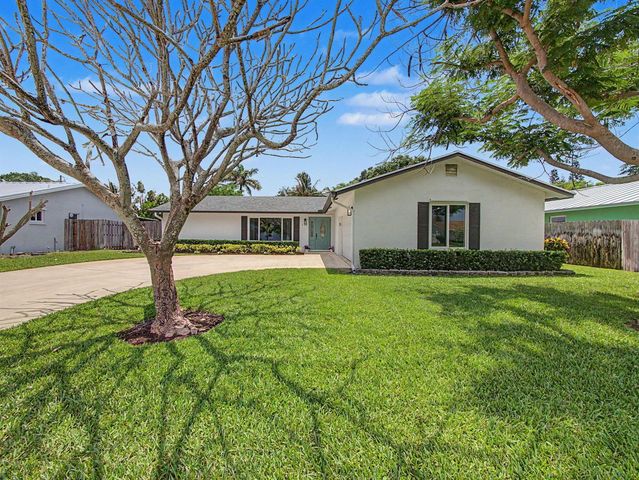 126 Chapel Lane, Tequesta, FL 33469