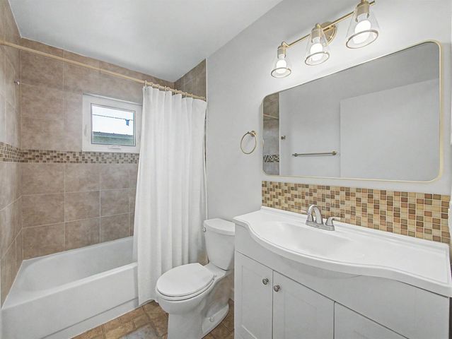 126 Chapel Lane, Tequesta, FL 33469