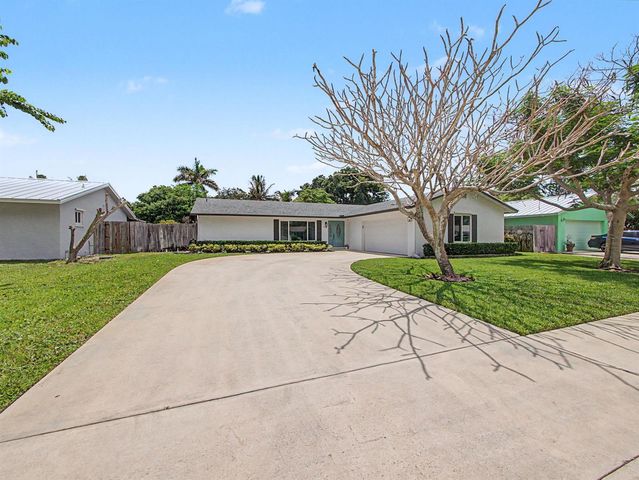 126 Chapel Lane, Tequesta, FL 33469