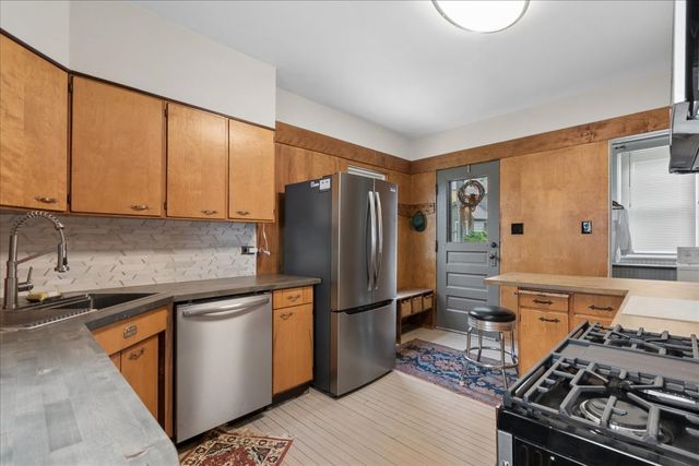 35 Lakeview Place, Lake Zurich, IL 60047