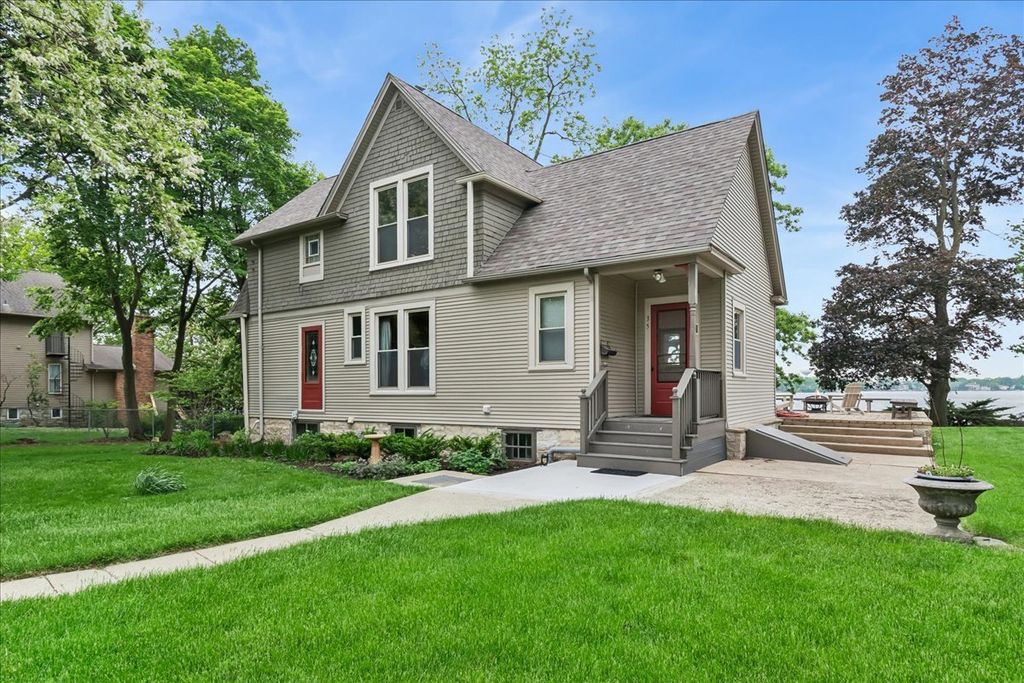 35 Lakeview Place, Lake Zurich, IL 60047