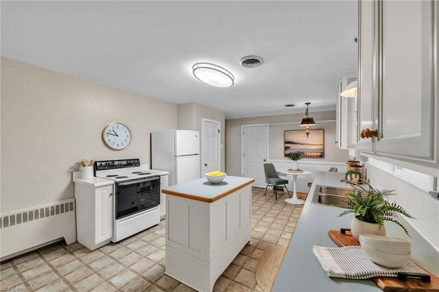 308 Country Club RD, Newport News, VA 23606