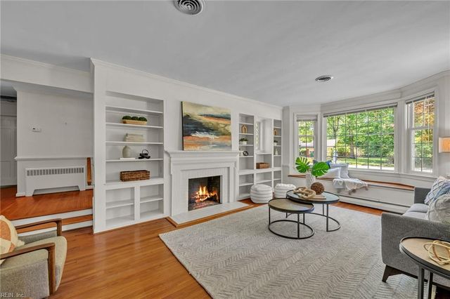 308 Country Club RD, Newport News, VA 23606