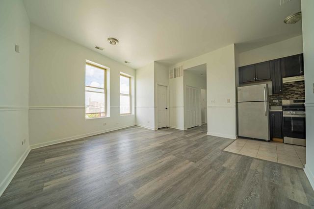 317 S Homan Avenue 3E, Chicago, IL 60624