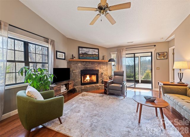 12 Willow View Drive, Franklin, NC 28734