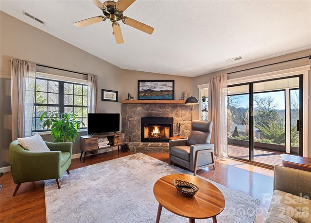 12 Willow View Drive, Franklin, NC 28734