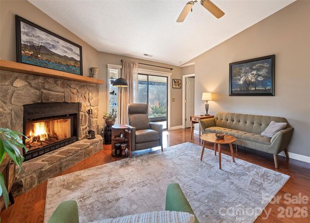 12 Willow View Drive, Franklin, NC 28734