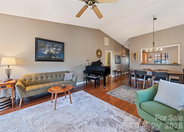 12 Willow View Drive, Franklin, NC 28734