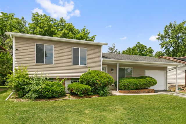 18200 Fountainbleau Drive, Hazel Crest, IL 60429