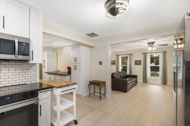 3615 E Churchill Street, Springfield, MO 65809