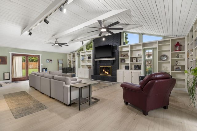 3615 E Churchill Street, Springfield, MO 65809