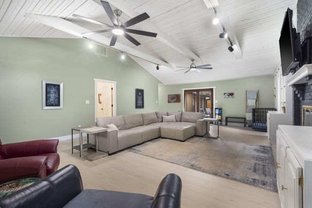 3615 E Churchill Street, Springfield, MO 65809