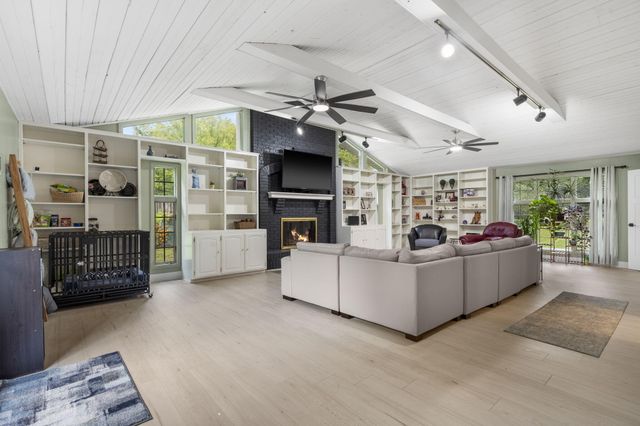 3615 E Churchill Street, Springfield, MO 65809