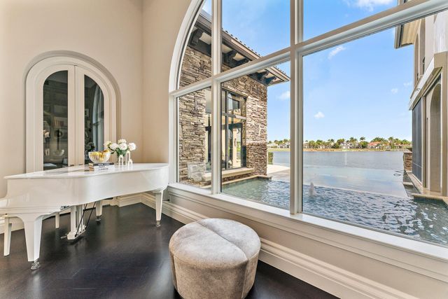 636 Hermitage Circle, Palm Beach Gardens, FL 33410