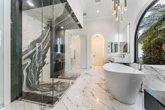 636 Hermitage Circle, Palm Beach Gardens, FL 33410