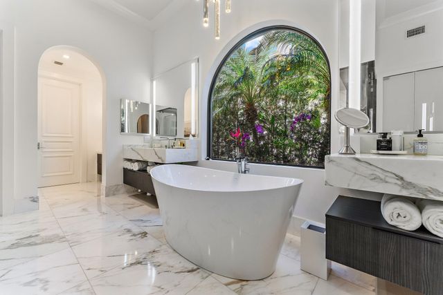 636 Hermitage Circle, Palm Beach Gardens, FL 33410