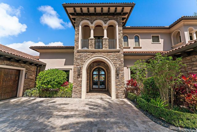 636 Hermitage Circle, Palm Beach Gardens, FL 33410