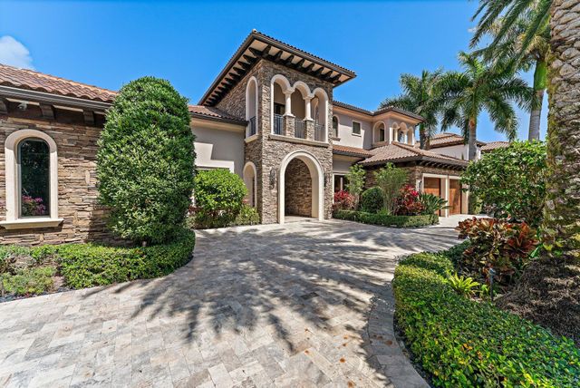 636 Hermitage Circle, Palm Beach Gardens, FL 33410