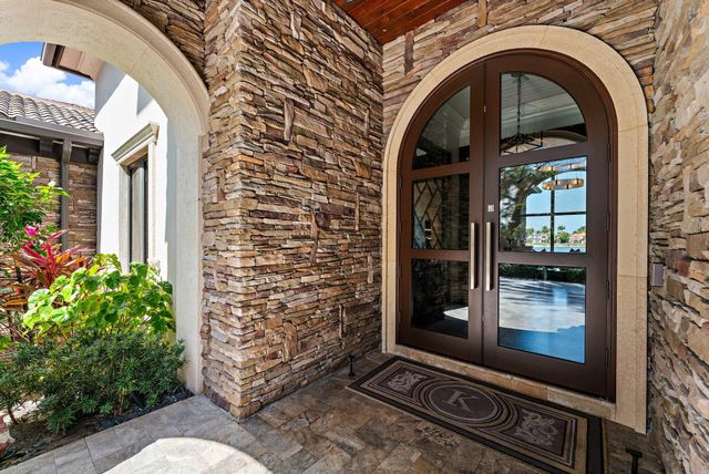 636 Hermitage Circle, Palm Beach Gardens, FL 33410