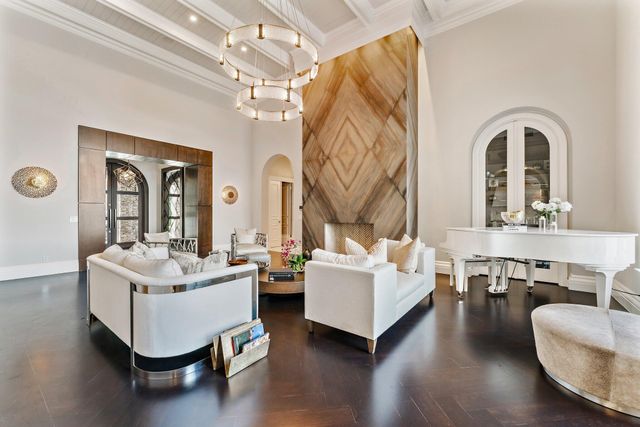 636 Hermitage Circle, Palm Beach Gardens, FL 33410