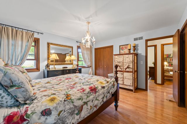 815 Carriage Drive, Algonquin, IL 60102