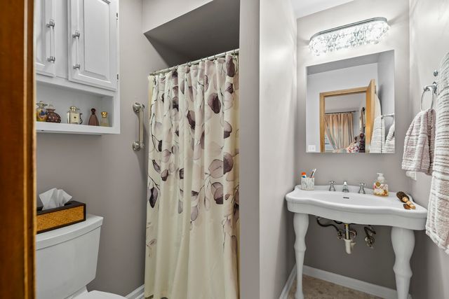 815 Carriage Drive, Algonquin, IL 60102