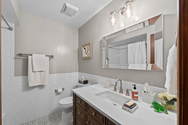 815 Carriage Drive, Algonquin, IL 60102