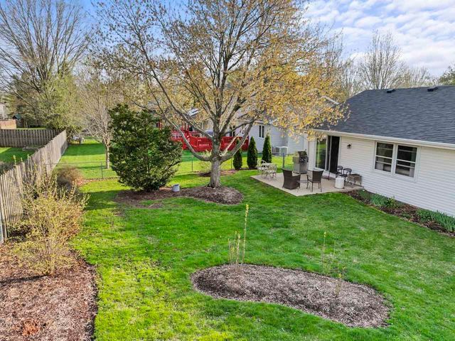 815 Carriage Drive, Algonquin, IL 60102