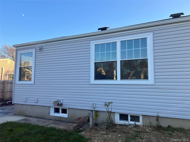 31 Stockton Street, Brentwood, NY 11717
