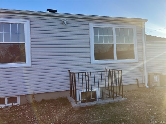 31 Stockton Street, Brentwood, NY 11717