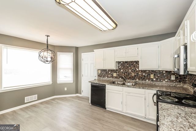 11492 Summer Creek Drive, Hampton, GA 30228